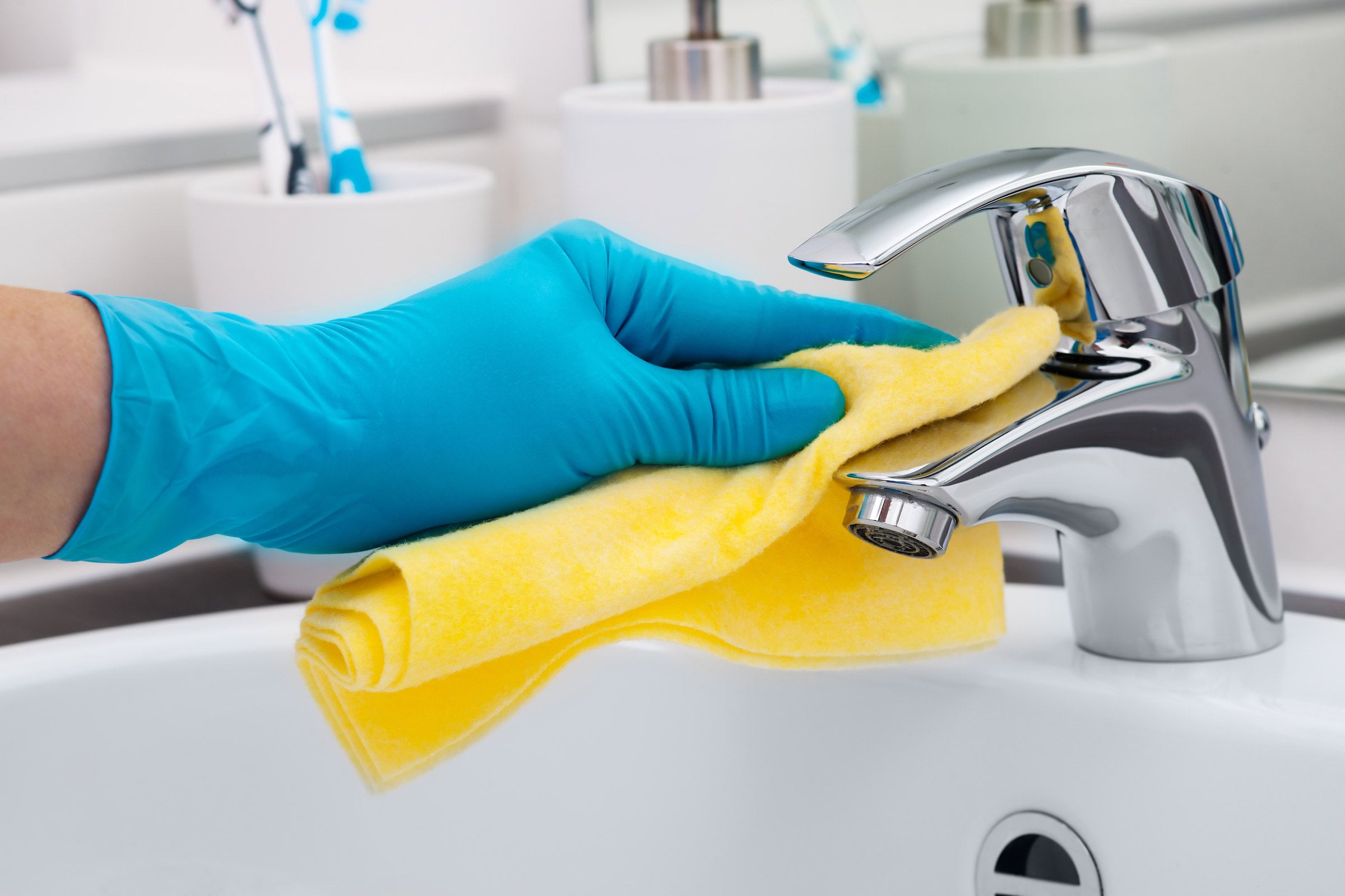 How to clean chrome bathroom taps