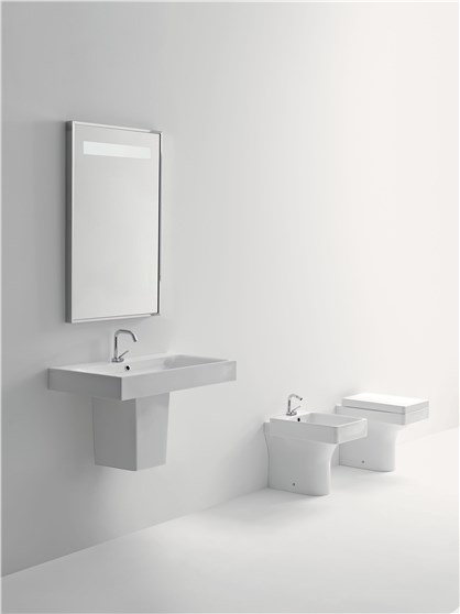 Lavabo 70x45, Semicolonna cod 3532_3575, Vaso unico “PROLUNGATO” cod 3518, Bidet Monoforo cod 3521