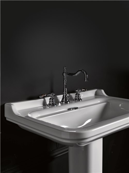 Waldorf washbasins on a wall-hung vanity unit, the right choice for a top-class bathroom